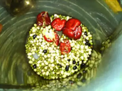 Make "Red dates green bean soy" step 3