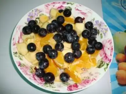 Make Honey cream fruit plate step 2