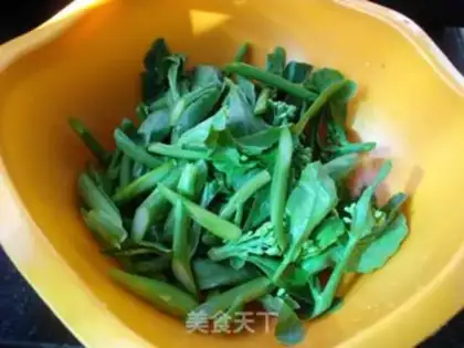 Make ♪ Mustard blue fried wintermelon ♪ step 1