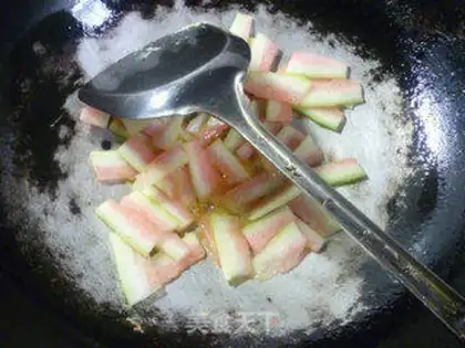 Make Watermelon skind eggs step 6
