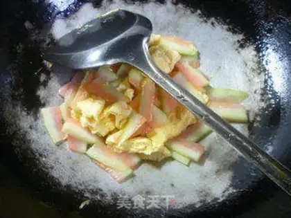 Make Watermelon skind eggs step 7