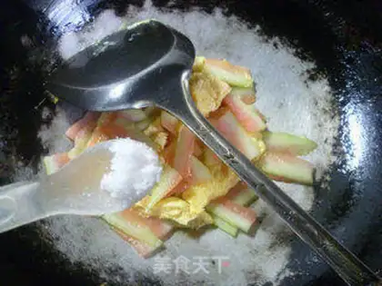 Make Watermelon skind eggs step 8