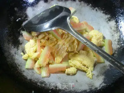Make Watermelon skind eggs step 9