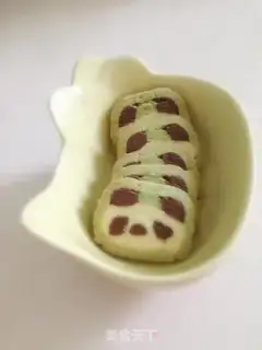 Make Sweet panda cookies step 21