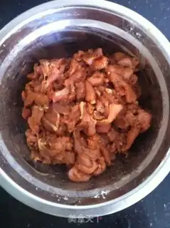 Make Celery fried meat step 0