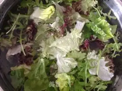 Make Nordic shrimp salad step 0