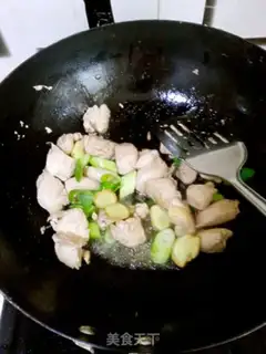 Make Three chickens with sauce step 6