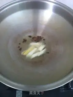 Make Celery fried meat step 2
