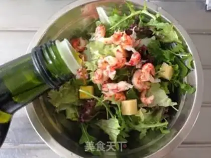 Make Nordic shrimp salad step 2