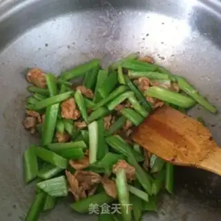 Make Celery fried meat step 5