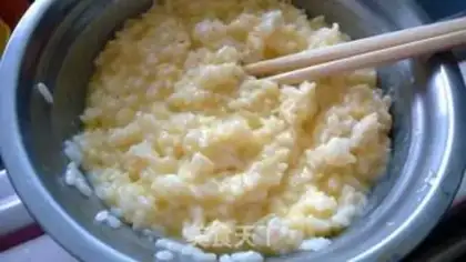 Make Tomato egg fried rice step 1