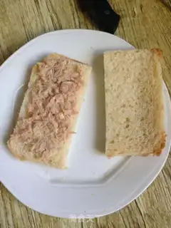 Make Tuna sandwich step 1