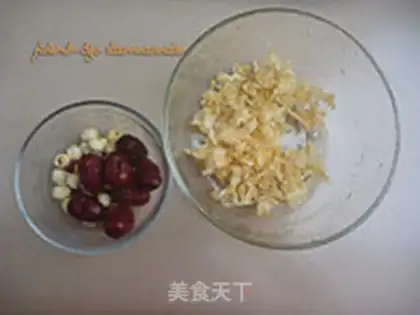 Make The silver spoon of red dates step 0