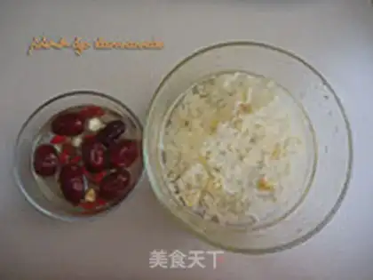 Make The silver spoon of red dates step 1