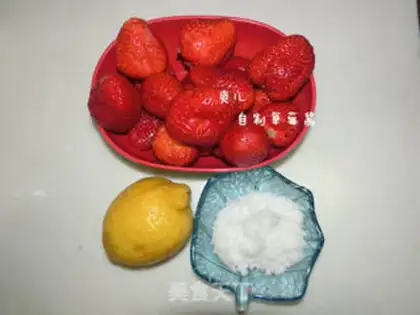 Make Strawberry sauce step 0