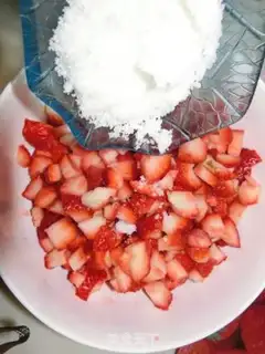 Make Strawberry sauce step 1