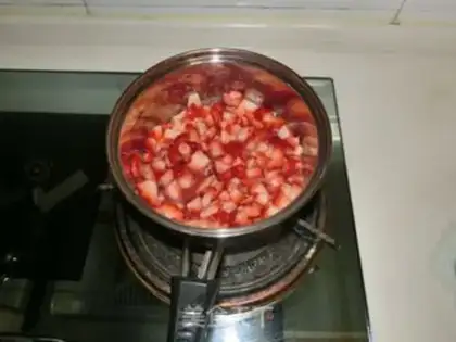 Make Strawberry sauce step 3