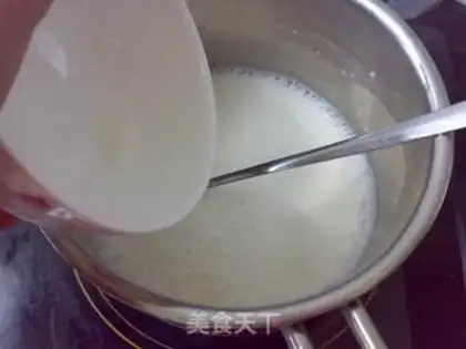 Make The purple milk popsicle step 2