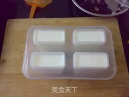 Make The purple milk popsicle step 5