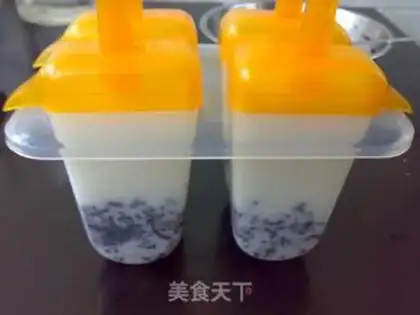 Make The purple milk popsicle step 6