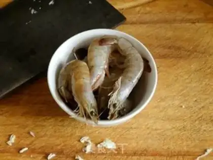 Make Shrimp with buns step 1