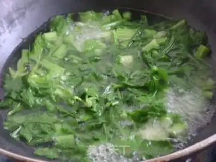 Make Celery with peanuts step 3