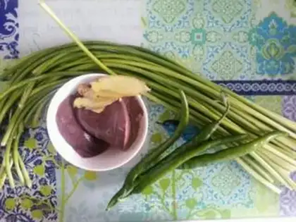 Make Garlic gravy step 0