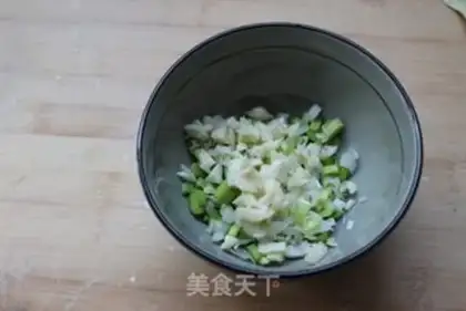 Make Garlic spinach noodles step 2