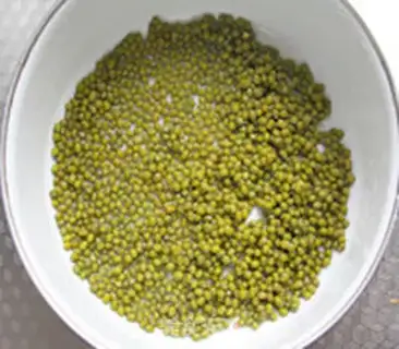 Make Sweet green bean silver ear soup step 0