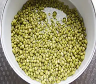 Make Sweet green bean silver ear soup step 5