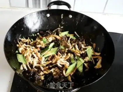 Make Three pieces of meat and noodles step 6