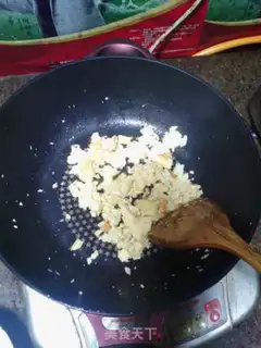 Make Tomato fried eggs step 2