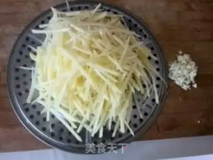 Make Garlic potatoes step 0