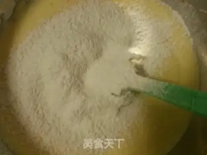 Make Orange cupcakes step 4