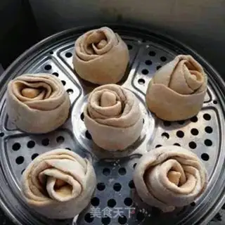 Make Pumpkin rose buns step 5