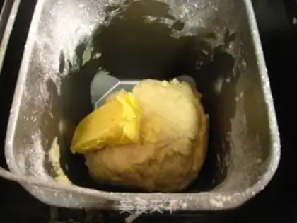 Make Heart-shaped coconut bread step 1