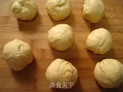 Make Heart-shaped coconut bread step 3
