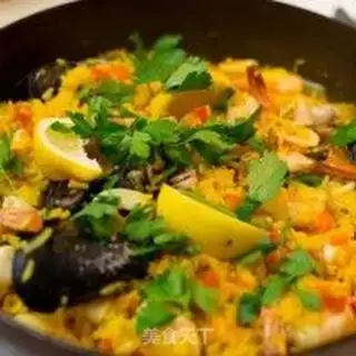 Make Spanish seafood step 8