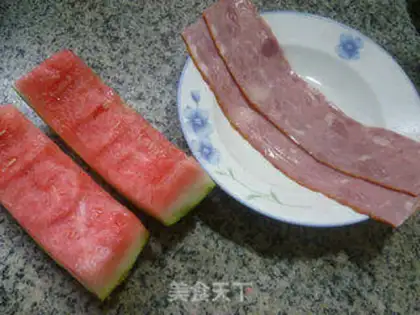 Make Bacon fried watermelon step 0