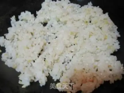Make Garlic fried rice step 4