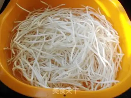 Make Carrot sprouts step 1
