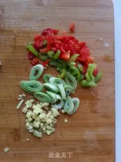 Make Spicy potatoes with chicken wings step 2
