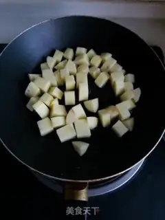Make Spicy potatoes with chicken wings step 3