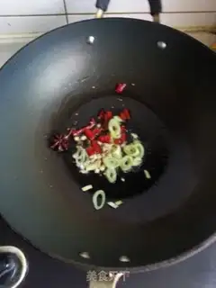 Make Spicy potatoes with chicken wings step 5