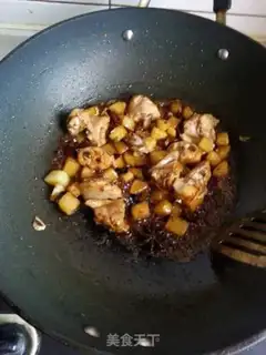 Make Spicy potatoes with chicken wings step 7
