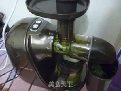 Make Cucumber berry juice step 4