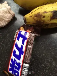 Make Chocolate banana rolls step 3