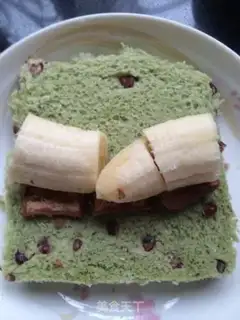 Make Chocolate banana rolls step 5