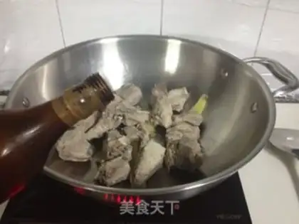 Make Breathed potato stew ribs step 1