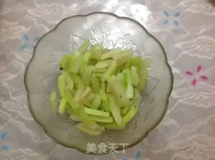 Make Watermelon pickles step 1